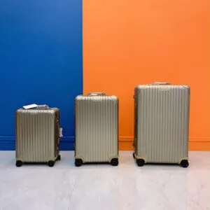 bags for unisex men women from rimowa in emirates